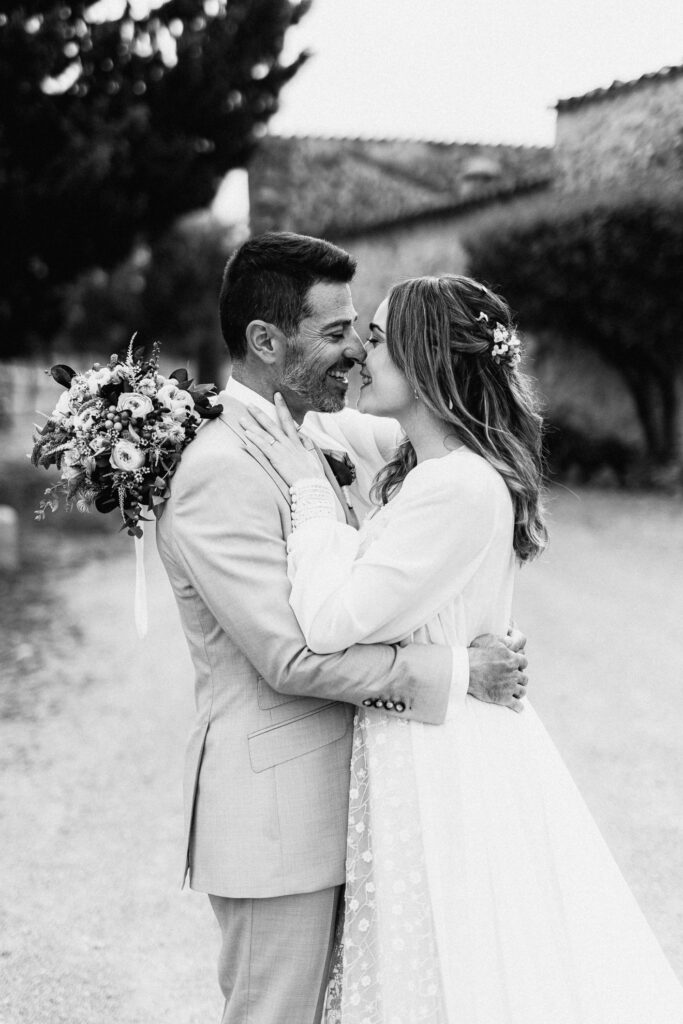 Boda en Mallorca casarse en Palma fotografos de bodas natural y elegante. Sesión de fotos el día de la boda. Reportaje de boda