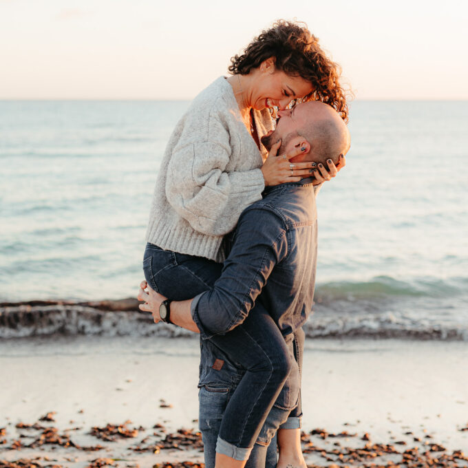 Sesión de fotos en pareja en Mallorca Claudia Bonnin Fotografia shooting enamorados preboda