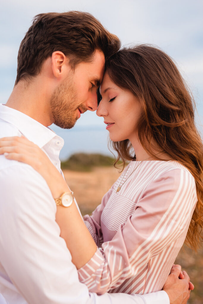 Sesión de fotos en pareja en Mallorca Claudia Bonnin Fotografia shooting enamorados preboda