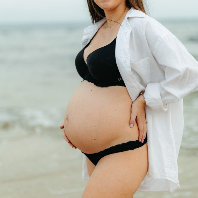 Sesión de fotos premamá en Mallorca Claudia Bonnin Fotografia shooting maternidad embarazada