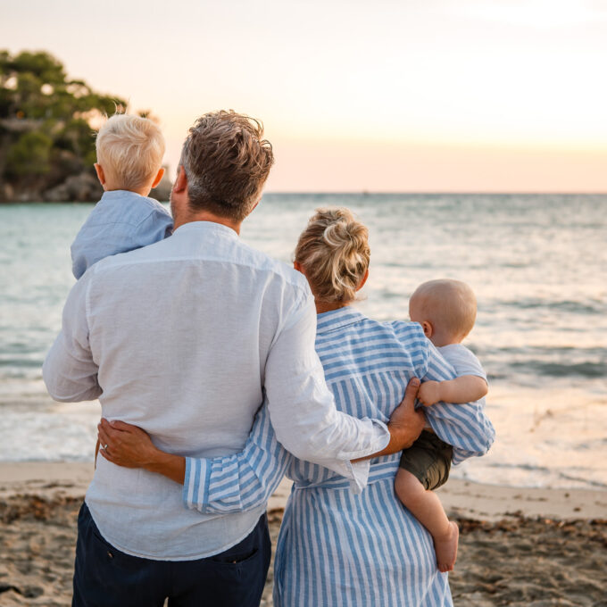 Sesión de fotos premamá en Mallorca Claudia Bonnin Fotografia shooting maternidad embarazada